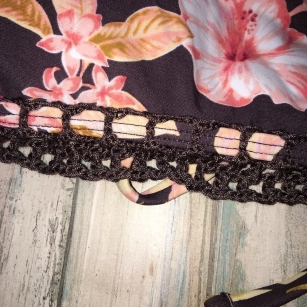 Xhilaration Black Floral Bikini Top Medium Crochet Trim Bralette Tropical Swim - Picture 4 of 6